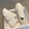 Heavy-duty street shoes with thick soles