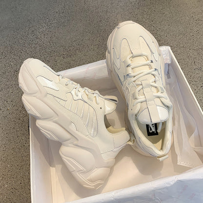 Heavy-duty street shoes with thick soles