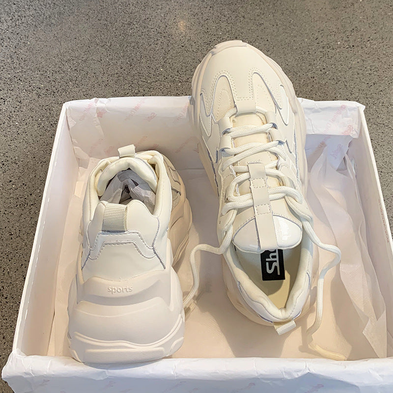 Heavy-duty street shoes with thick soles