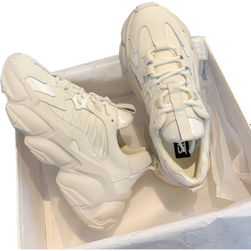 Heavy-duty street shoes with thick soles